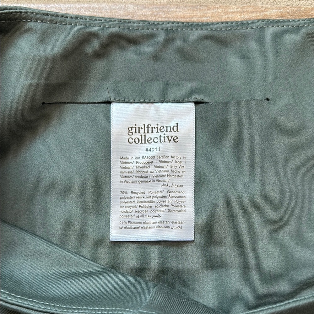 Girlfriend Collective Olive Bike Shorts - Picture 3 of 7